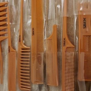 Free Set of 7 orange combs in plastic casehome